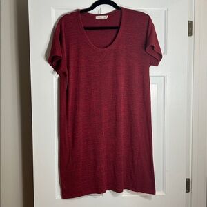 rag & bone Clara Scoop-Neck Short-Sleeve Torqued Tee Dress in Cranberry, Size M